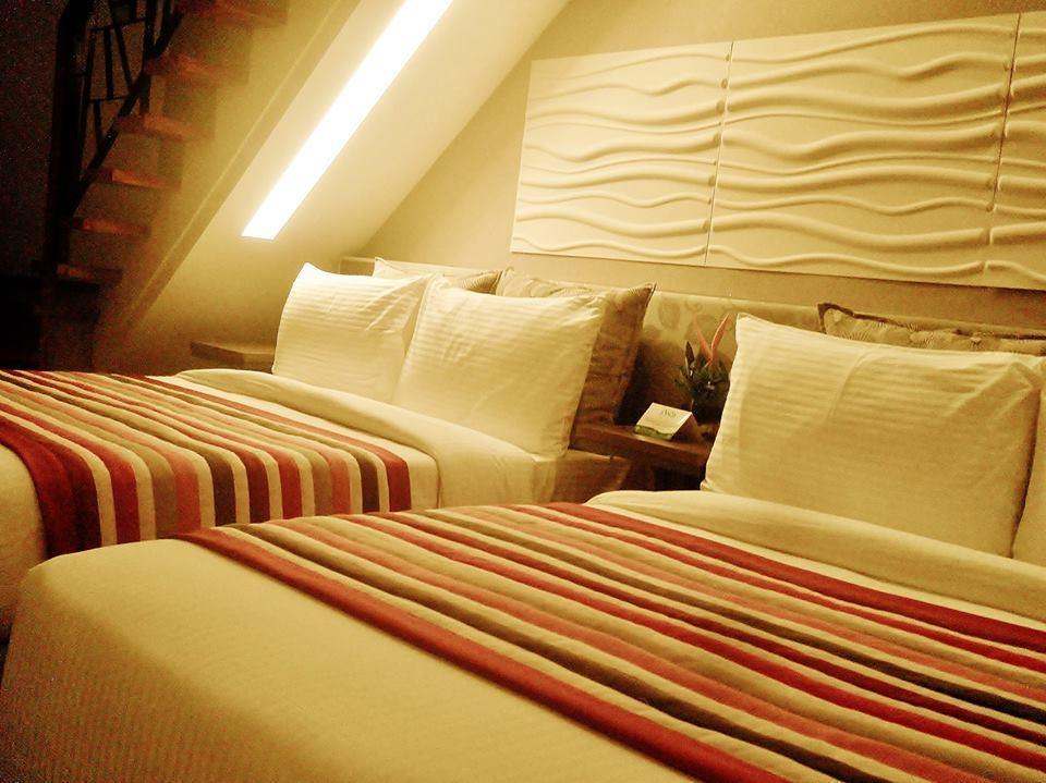 Camaya Coast Hotel 마리벨레스 외부 사진